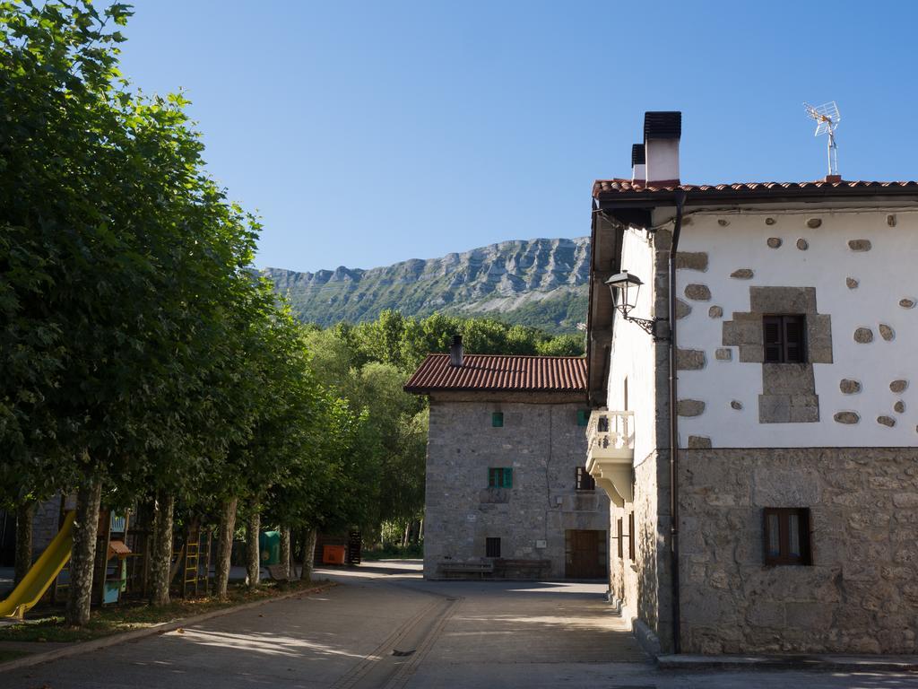 Casa Rural Martxoenea Landetxea Hotel Arruazu Ngoại thất bức ảnh