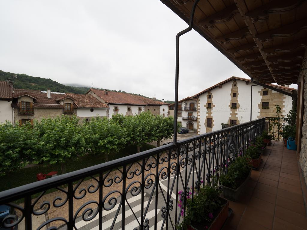 Casa Rural Martxoenea Landetxea Hotel Arruazu Ngoại thất bức ảnh